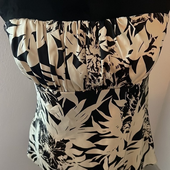 Ann Taylor strapless gathered top silky polyester top blouse Sz 8P - Picture 2 of 7